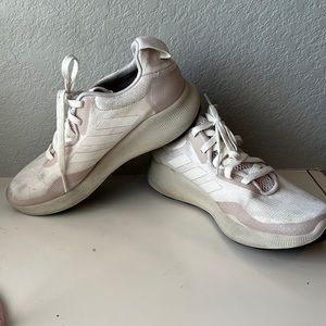 Adidas Bounce Tennis Shoes